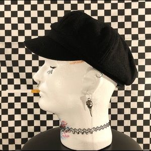 betmar ny black cap w/ front buckle